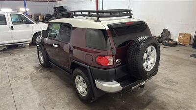 2007 Toyota FJ Cruiser Sport Utility 2D   - Photo 9 - Manassas, VA 20109