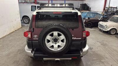 2007 Toyota FJ Cruiser Sport Utility 2D   - Photo 7 - Manassas, VA 20109