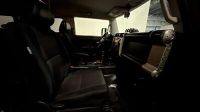 2007 Toyota FJ Cruiser Sport Utility 2D   - Photo 40 - Manassas, VA 20109