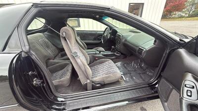 2002 Chevrolet Camaro Coupe 2D   - Photo 36 - Manassas, VA 20109