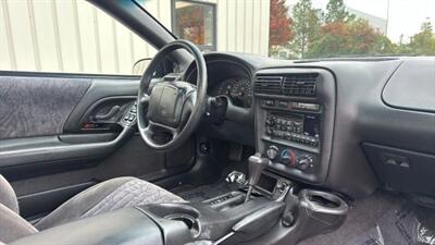 2002 Chevrolet Camaro Coupe 2D   - Photo 39 - Manassas, VA 20109