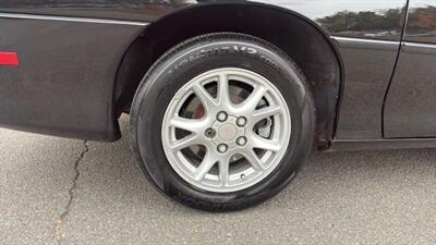 2002 Chevrolet Camaro Coupe 2D   - Photo 42 - Manassas, VA 20109