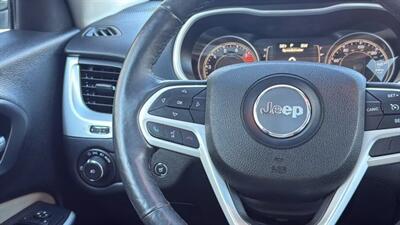 2017 Jeep Cherokee Latitude Sport Utility 4D   - Photo 24 - Manassas, VA 20109
