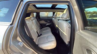 2017 Jeep Cherokee Latitude Sport Utility 4D   - Photo 53 - Manassas, VA 20109