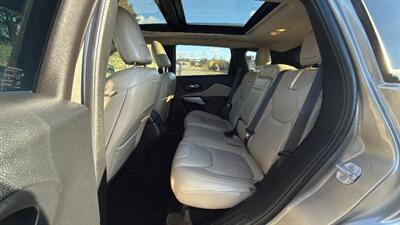 2017 Jeep Cherokee Latitude Sport Utility 4D   - Photo 47 - Manassas, VA 20109