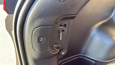 2017 Jeep Cherokee Latitude Sport Utility 4D   - Photo 52 - Manassas, VA 20109