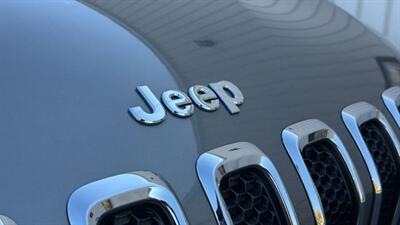 2017 Jeep Cherokee Latitude Sport Utility 4D   - Photo 15 - Manassas, VA 20109