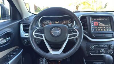 2017 Jeep Cherokee Latitude Sport Utility 4D   - Photo 23 - Manassas, VA 20109