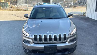 2017 Jeep Cherokee Latitude Sport Utility 4D   - Photo 14 - Manassas, VA 20109