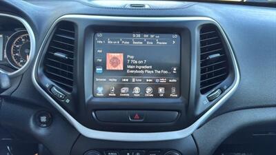 2017 Jeep Cherokee Latitude Sport Utility 4D   - Photo 29 - Manassas, VA 20109