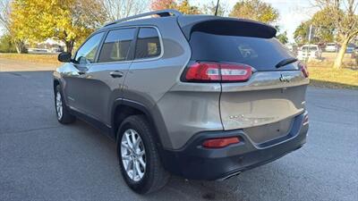 2017 Jeep Cherokee Latitude Sport Utility 4D   - Photo 8 - Manassas, VA 20109