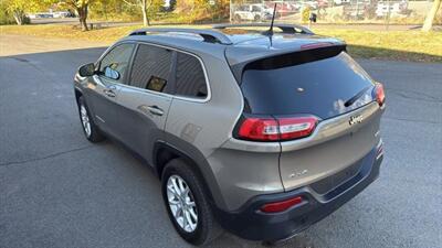 2017 Jeep Cherokee Latitude Sport Utility 4D   - Photo 9 - Manassas, VA 20109