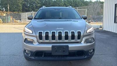 2017 Jeep Cherokee Latitude Sport Utility 4D   - Photo 13 - Manassas, VA 20109