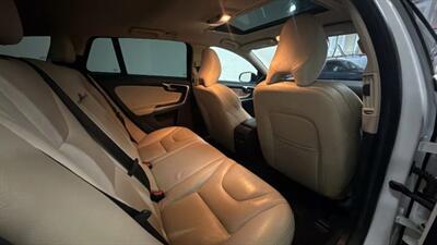 2015 Volvo V60 Cross Country T5 Cross Country Platinum Wagon 4D   - Photo 51 - Manassas, VA 20109