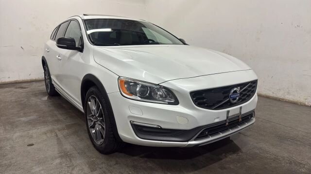 2015 Volvo V60 Cross Country T5 Cross Country Platinum Wagon 4D  
