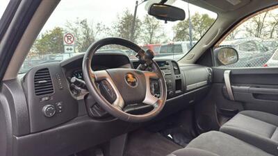 2011 Chevrolet Silverado 1500 LT Pickup 4D 6 1/2 ft   - Photo 25 - Manassas, VA 20109