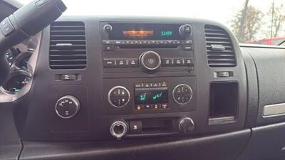 2011 Chevrolet Silverado 1500 LT Pickup 4D 6 1/2 ft   - Photo 33 - Manassas, VA 20109