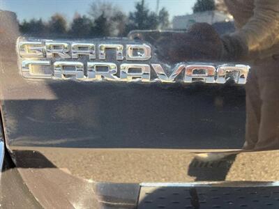 2016 Dodge Grand Caravan SXT Minivan 4D - Photo 13 - Manassas, VA 20109