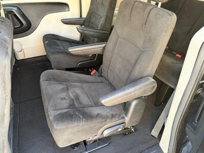 2016 Dodge Grand Caravan SXT Minivan 4D - Photo 32 - Manassas, VA 20109