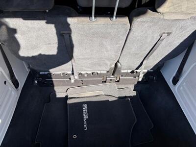 2016 Dodge Grand Caravan SXT Minivan 4D - Photo 18 - Manassas, VA 20109