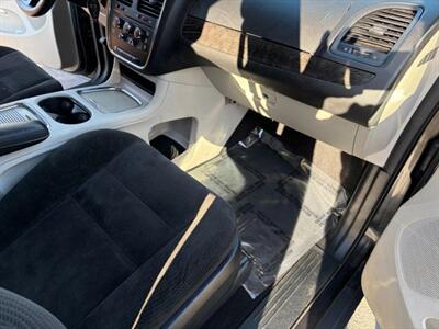 2016 Dodge Grand Caravan SXT Minivan 4D - Photo 36 - Manassas, VA 20109