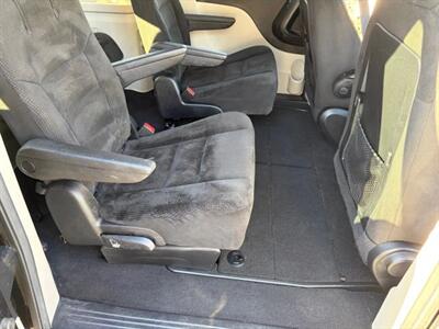 2016 Dodge Grand Caravan SXT Minivan 4D - Photo 38 - Manassas, VA 20109