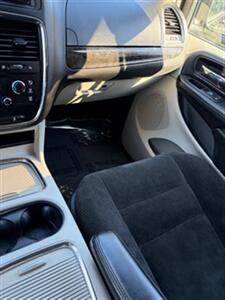 2016 Dodge Grand Caravan SXT Minivan 4D - Photo 25 - Manassas, VA 20109