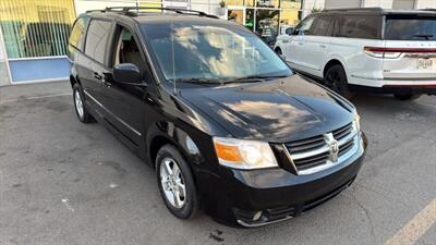 2009 Dodge Grand Caravan SXT Minivan 4D - Photo 2 - Manassas, VA 20109