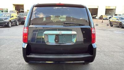 2009 Dodge Grand Caravan SXT Minivan 4D - Photo 6 - Manassas, VA 20109