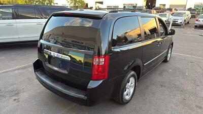 2009 Dodge Grand Caravan SXT Minivan 4D - Photo 5 - Manassas, VA 20109