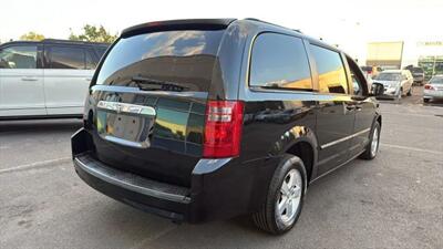 2009 Dodge Grand Caravan SXT Minivan 4D - Photo 4 - Manassas, VA 20109