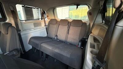 2009 Dodge Grand Caravan SXT Minivan 4D - Photo 31 - Manassas, VA 20109