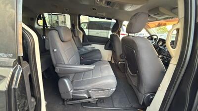 2009 Dodge Grand Caravan SXT Minivan 4D - Photo 35 - Manassas, VA 20109