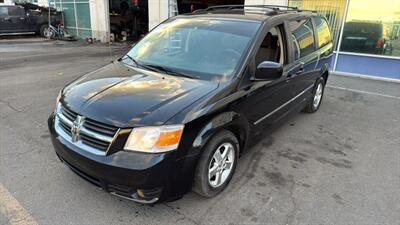 2009 Dodge Grand Caravan SXT Minivan 4D - Photo 12 - Manassas, VA 20109