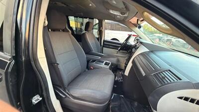 2009 Dodge Grand Caravan SXT Minivan 4D - Photo 39 - Manassas, VA 20109