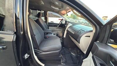 2009 Dodge Grand Caravan SXT Minivan 4D - Photo 38 - Manassas, VA 20109