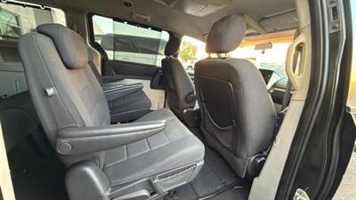 2009 Dodge Grand Caravan SXT Minivan 4D - Photo 36 - Manassas, VA 20109