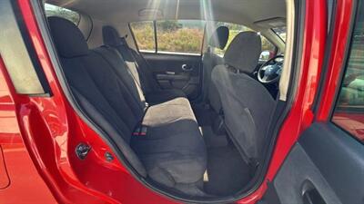 2011 Nissan Versa S Hatchback 4D - Photo 33 - Manassas, VA 20109