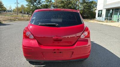 2011 Nissan Versa S Hatchback 4D - Photo 6 - Manassas, VA 20109