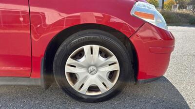 2011 Nissan Versa S Hatchback 4D - Photo 41 - Manassas, VA 20109