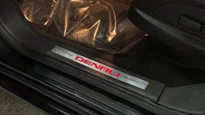 2014 GMC Acadia Denali Sport Utility 4D   - Photo 41 - Manassas, VA 20109