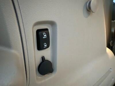 2013 Lincoln MKX Sport Utility 4D   - Photo 50 - Manassas, VA 20109