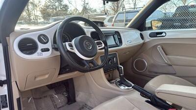 2013 Volkswagen Beetle Convertible TDI Convertible 2D   - Photo 17 - Manassas, VA 20109