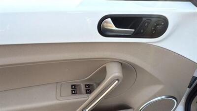 2013 Volkswagen Beetle Convertible TDI Convertible 2D   - Photo 29 - Manassas, VA 20109