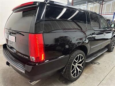 2011 Cadillac Escalade ESV Sport Utility 4D - Photo 4 - Manassas, VA 20109