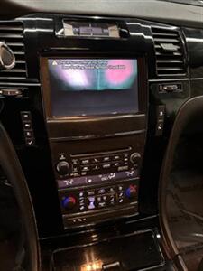 2011 Cadillac Escalade ESV Sport Utility 4D - Photo 30 - Manassas, VA 20109