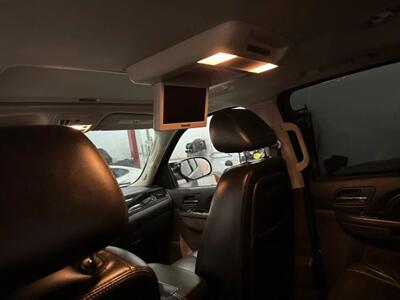 2011 Cadillac Escalade ESV Sport Utility 4D - Photo 18 - Manassas, VA 20109