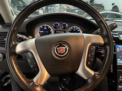 2011 Cadillac Escalade ESV Sport Utility 4D - Photo 33 - Manassas, VA 20109