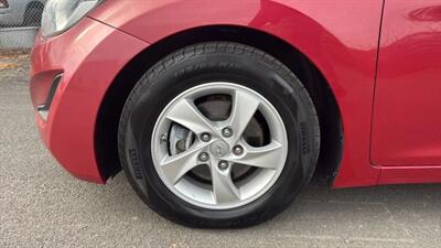 2015 Hyundai ELANTRA SE Sedan 4D - Photo 51 - Manassas, VA 20109