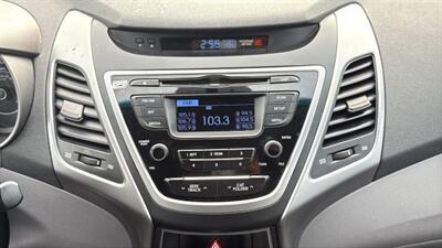 2015 Hyundai ELANTRA SE Sedan 4D - Photo 26 - Manassas, VA 20109